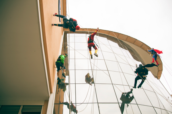 Edilizia acrobatica e muratori free climber, rischio o soluzione in sicurezza