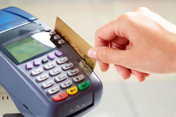 Obbligo di Pos anche per i professionisti, sanzioni in via di definizione
